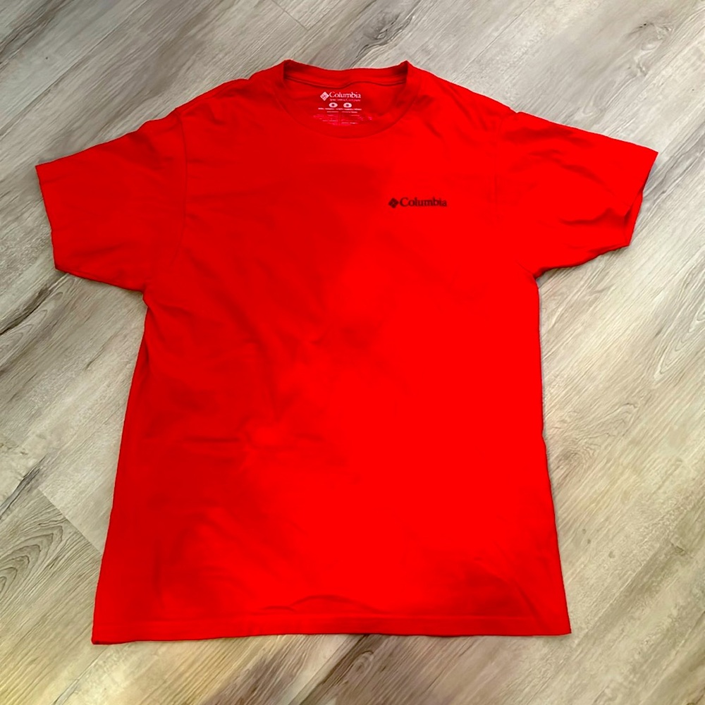Men's Medium Red Columbia T-Shirt